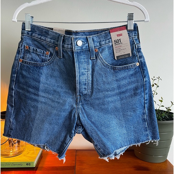 501 LEVI DENIM SHORTS - Picture 2 of 4